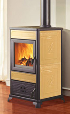 EDILKAMIN AQUA 12,5 Kw laterales de cerámica burdeos o beige.Troncos de leña de máximo 33 cm verticales.Contenedor agua 18 litros.Fuego de vermiculita.