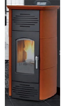 GREENHEISS CARLOTTA PRESTIGE de 24 Kw. Recubrimiento cerámico antirrefractario. Acabados ocre, marfil  y rojo burdeos Depósito de pellet de 35 Kg.con programación semanal y mando a distancia.