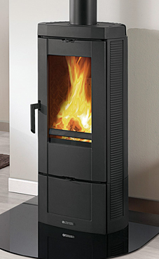 NORDICA-EXTRAFLAME CANDY 7,2 Kw.(estufa de fundición) Estufa totalmente de fundicòn barnizada - Fundiciòn de alto rendimento termico - Hogar de fundición y ironker con sistema de postcombustion precalibrado - Crystal cerámico resistente hasta 750°C