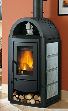 NORDICA-EXTRAFLAME SVEZIA 9 Kw.(Piedra natural, burdeos o negro antracita) Revestimiento exterior de piedra natural o mayólica / Revestimiento exterior de acero  Puertas de hierro fundido  Cristal ceramico que resiste hasta 750° Cajón extraible por la leñ